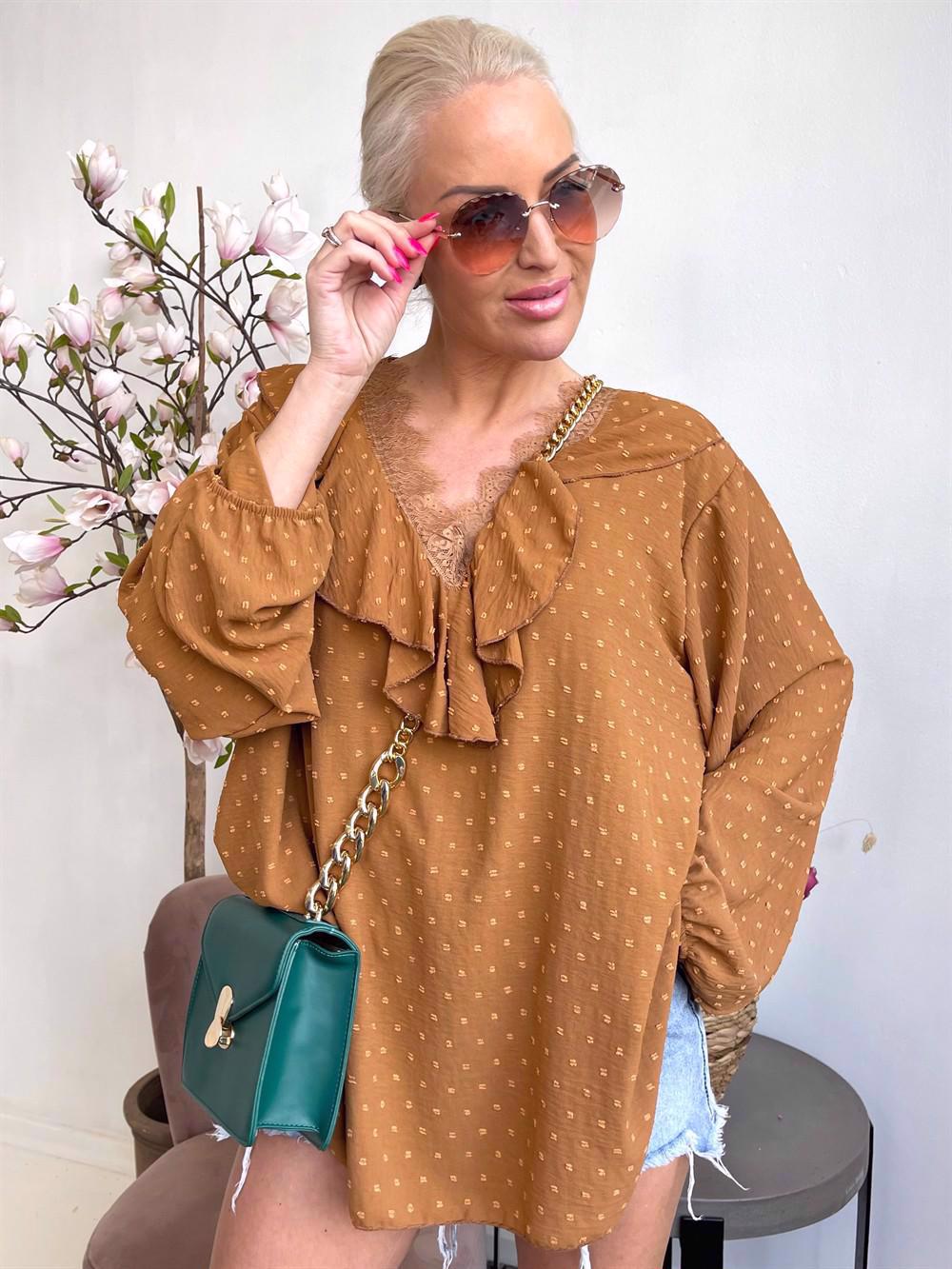 Simone - Tunika med spetskant och volanger